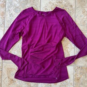 ATHLETA RUNNING FITNESS FITTED SHIRT THUMBS UP PURPLE WOMENS SIZE M